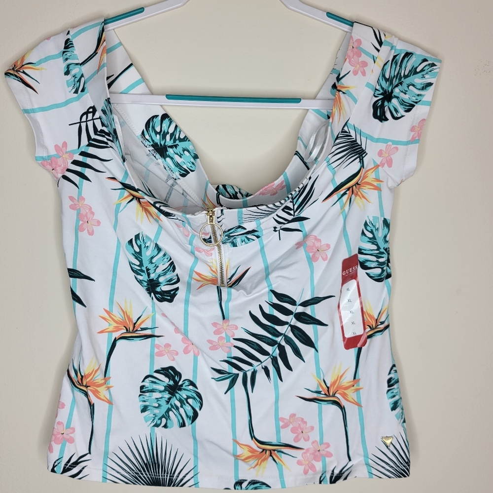 Guess. Large . White Floral Top